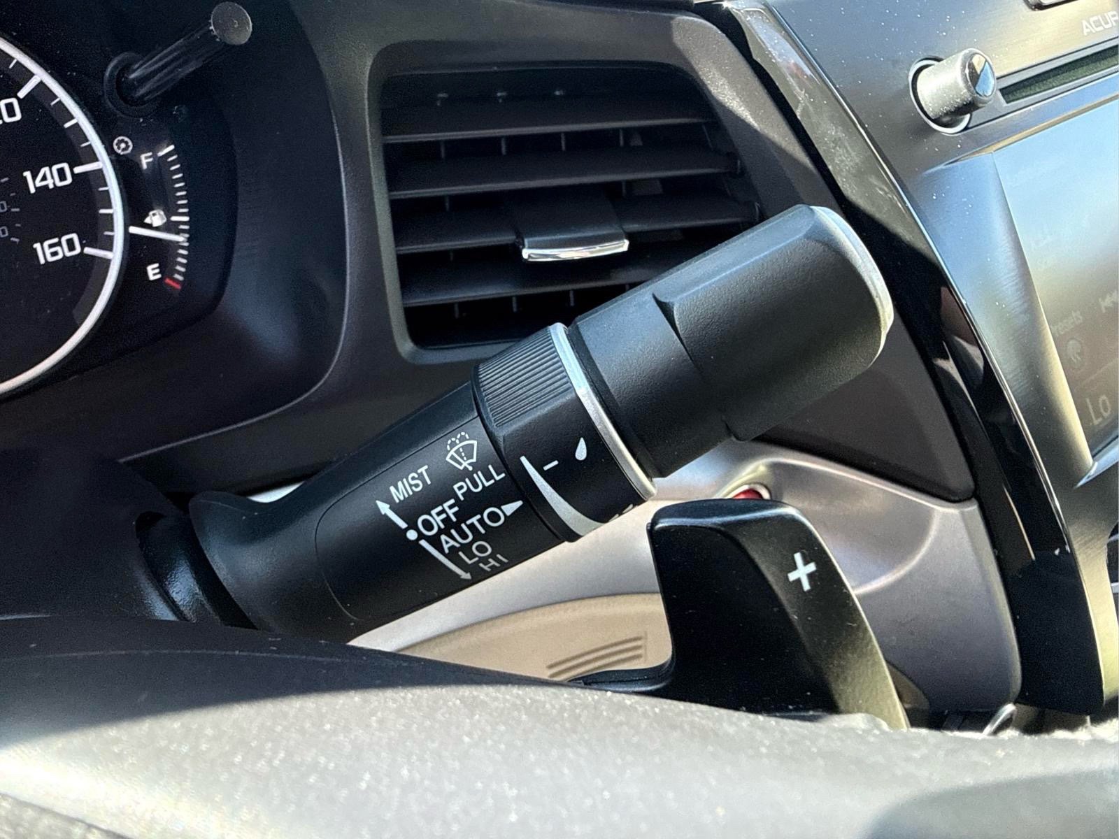 Used 2016 Acura ILX FWD image 25