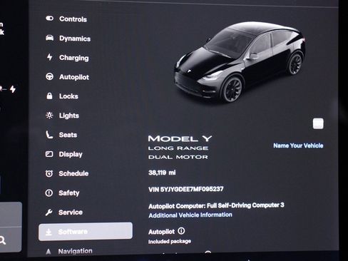 Used 2021 Tesla Model Y Long Range image 25