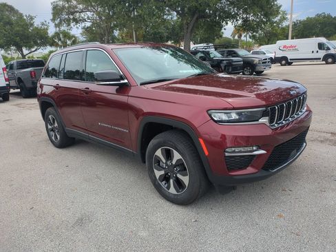 Used 2024 Jeep Grand Cherokee Limited 4xe AWD/4WD image 2