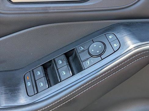 Used 2025 Nissan Rogue SV FWD image 12