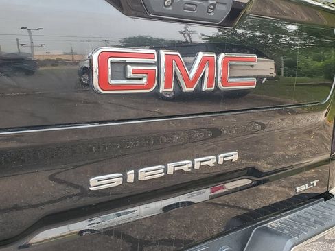 Used 2021 GMC Sierra 1500 SLT w/ SLT Convenience Package AWD/4WD image 8