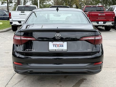 Used 2024 Volkswagen Jetta SE image 6