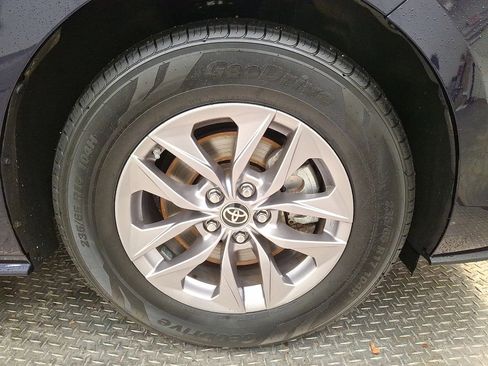 Used 2021 Toyota Sienna LE image 26