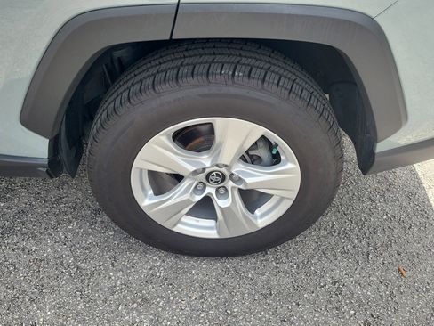 Used 2020 Toyota RAV4 XLE w/ Convenience Package FWD image 38