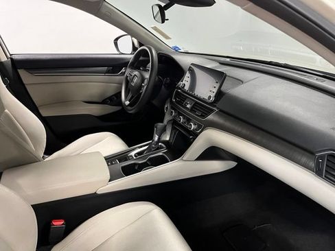 Used 2018 Honda Accord LX image 11