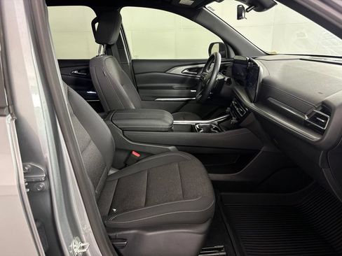 Used 2026 Chevrolet Traverse LT w/ Driver Confidence Package FWD image 49