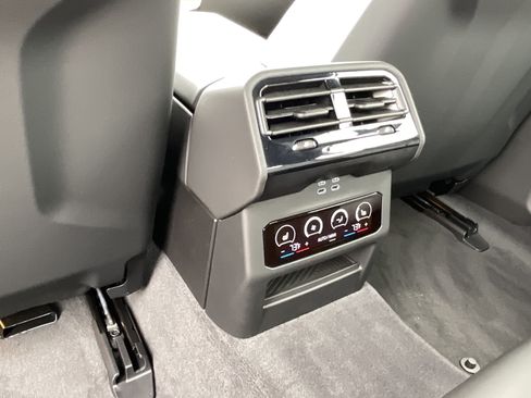New 2027 BMW M5 w/ Carbon Package AWD/4WD image 25