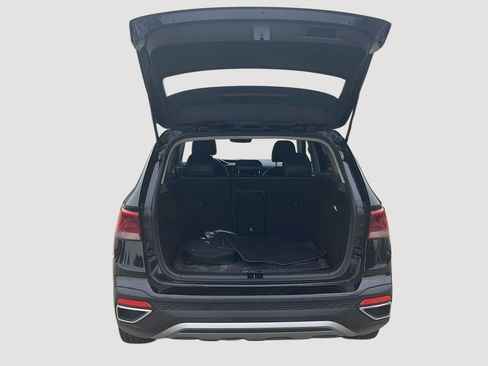 Used 2022 Volkswagen Taos SE w/ Panoramic Sunroof Package AWD/4WD image 29
