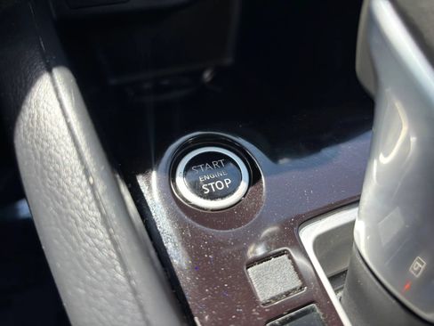 Used 2020 Nissan Kicks S FWD image 32
