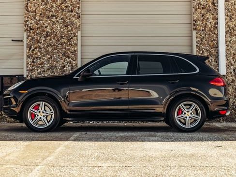 Used 2012 Porsche Cayenne Turbo AWD/4WD image 35