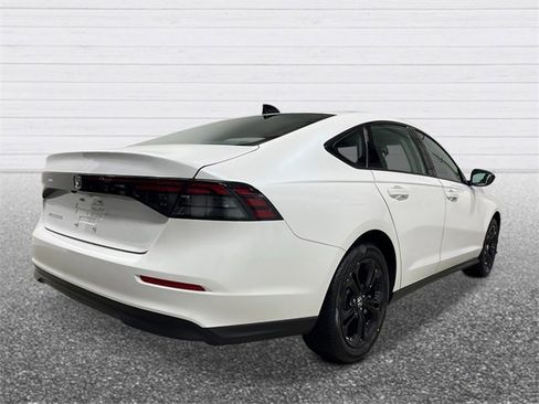 New 2025 Honda Accord SE image 5