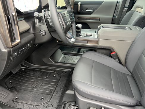 Certified 2025 GMC Hummer EV 3X image 13