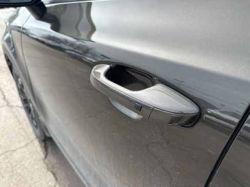 Used 2022 Kia Telluride SX w/ SX Prestige Package image 3