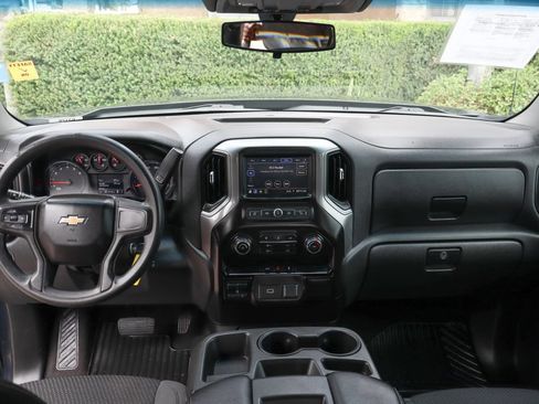 Used 2020 Chevrolet Silverado 1500 Custom w/ Custom Value Package AWD/4WD image 28