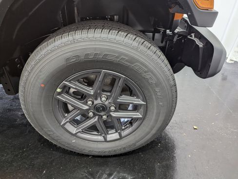 New 2025 Jeep Gladiator Sport image 6