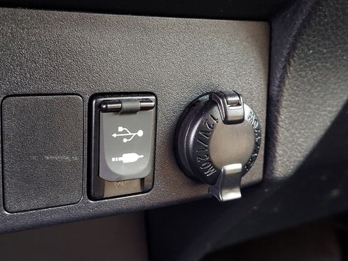 Used 2018 Toyota RAV4 XLE image 23