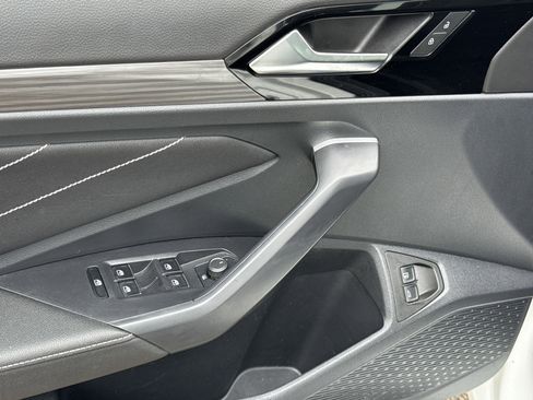 Used 2024 Volkswagen Jetta SEL image 7