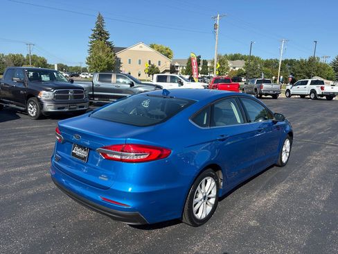 Used 2020 Ford Fusion SE FWD image 3