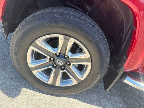 Used 2019 Toyota Tacoma Limited AWD/4WD image 10