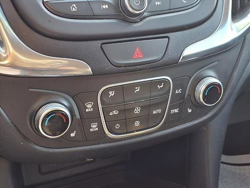 Used 2019 Chevrolet Equinox LT image 10