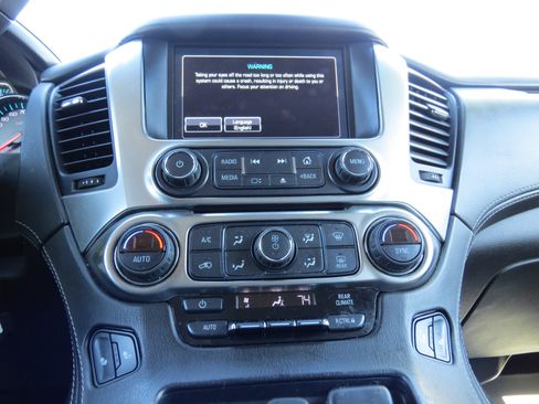 Used 2019 Chevrolet Suburban LT image 23