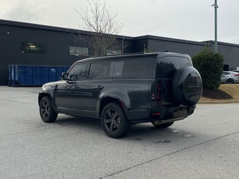Used 2023 Land Rover Defender 130 X-Dynamic SE image 16