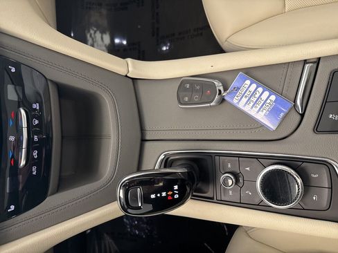 Used 2020 Cadillac XT6 Premium Luxury AWD/4WD image 19
