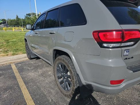 Used 2020 Jeep Grand Cherokee Altitude AWD/4WD image 4