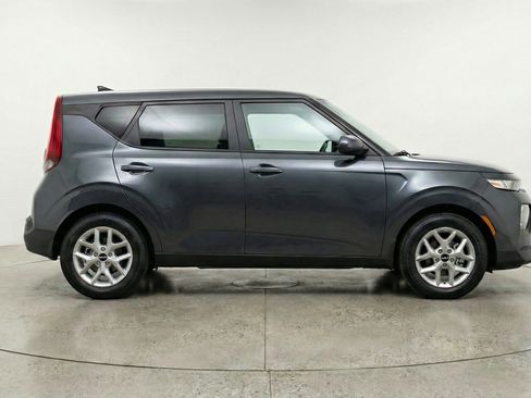Used 2025 Kia Soul LX w/ LX Technology Package image 11