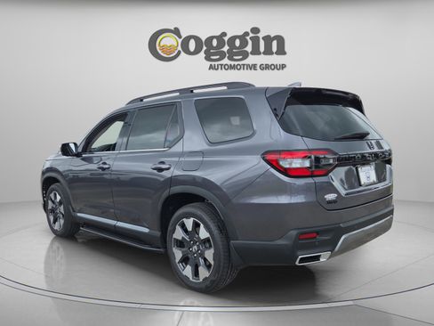 New 2026 Honda Pilot Touring image 3