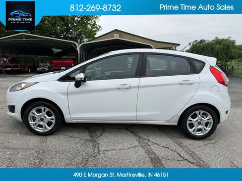 Used 2015 Ford Fiesta SE FWD image 2