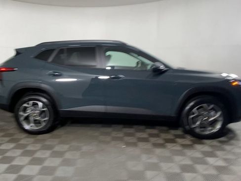 New 2026 Chevrolet Trax LT w/ Driver Confidence Package image 2