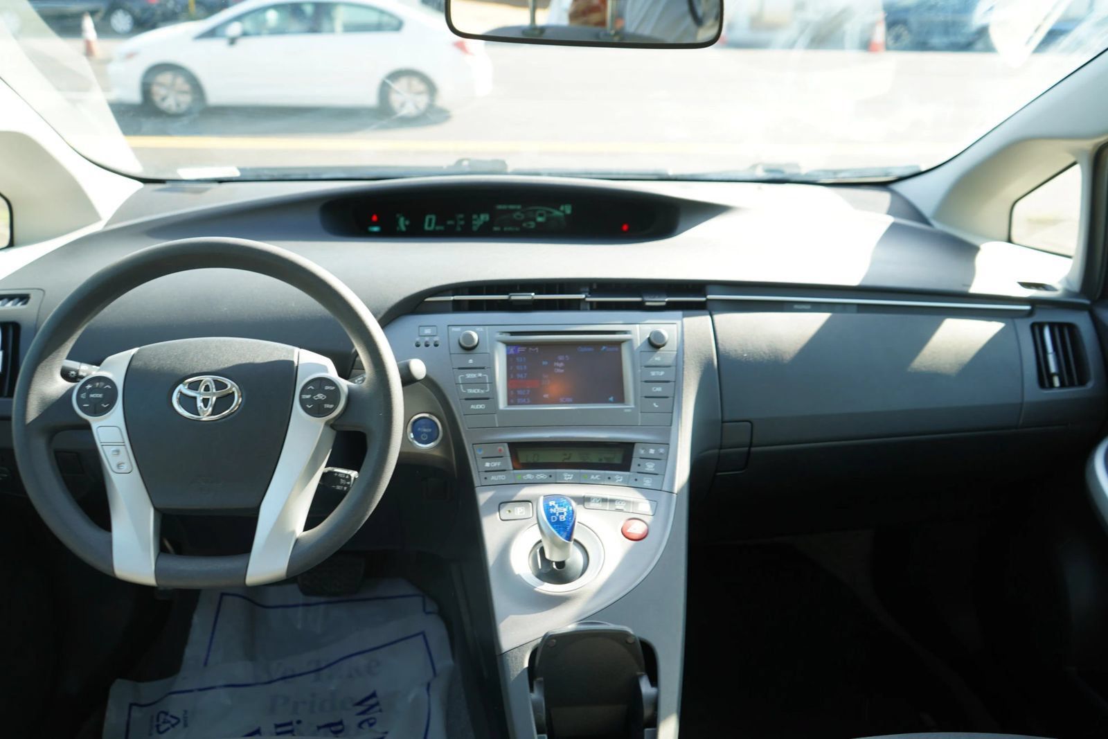 Used 2015 Toyota Prius Two FWD image 15
