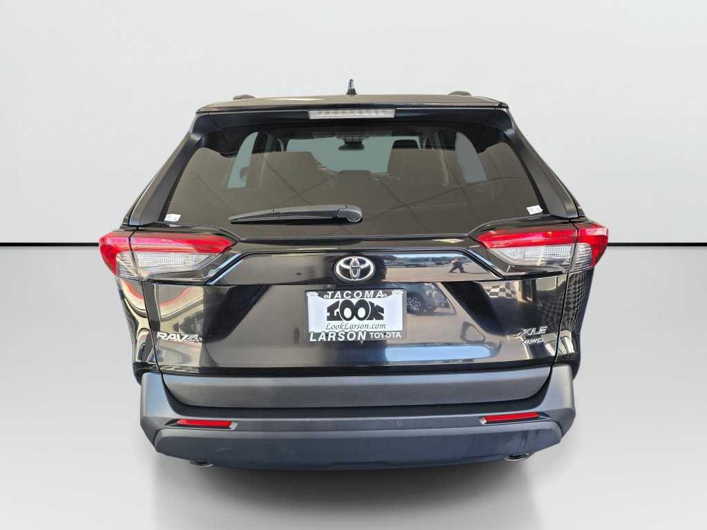 Used 2025 Toyota RAV4 XLE AWD/4WD image 4