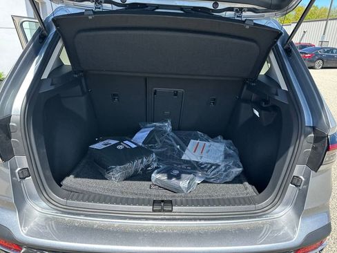 New 2025 Volkswagen Taos SEL image 23