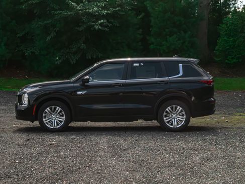 New 2025 Mitsubishi Outlander ES image 4