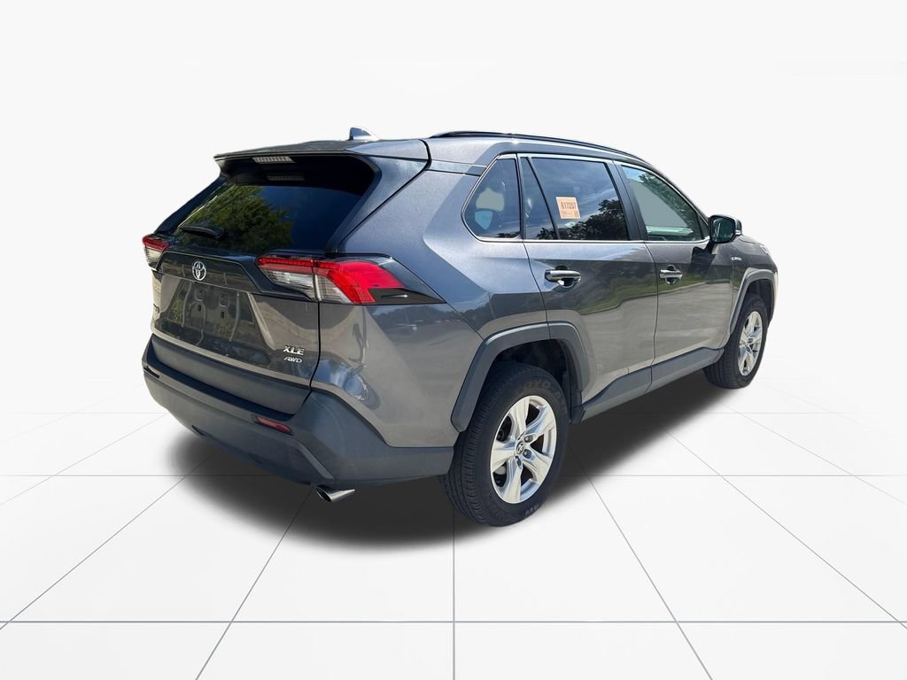 Used 2021 Toyota RAV4 XLE w/ XLE Grade Weather Package AWD/4WD image 8