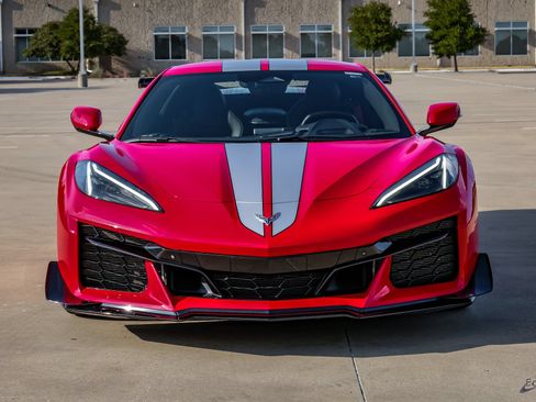 Used 2024 Chevrolet Corvette Z06 w/ Z07 Performance Package RWD image 26
