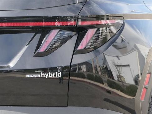 New 2025 Hyundai Tucson Limited image 3