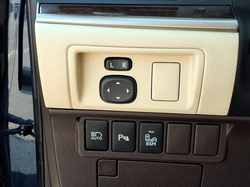 Used 2016 Lexus ES 350 w/ Luxury Package w/Wood Trim FWD image 21