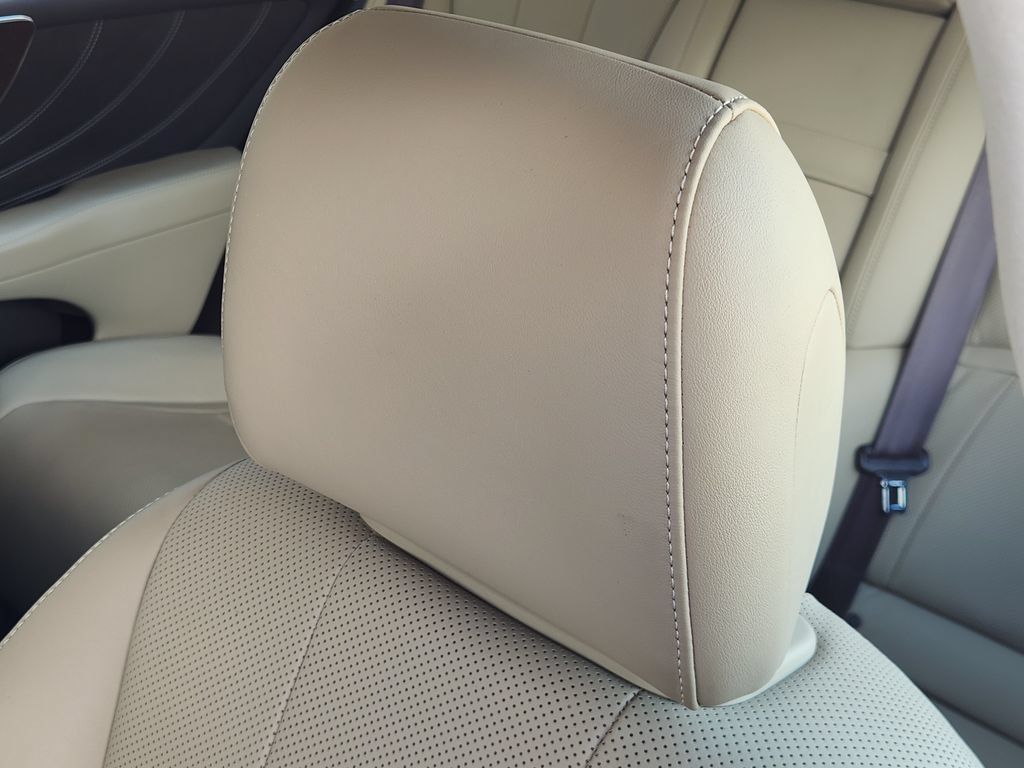 Used 2020 Lexus LS 500 w/ Accessory Package (Z2) RWD image 25