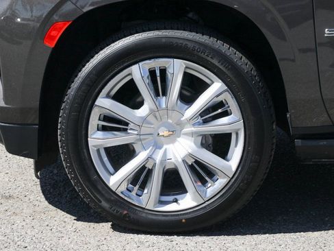 Used 2021 Chevrolet Suburban High Country w/ Premium Package image 49