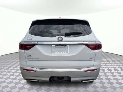 Used 2023 Buick Enclave Essence w/ Experience Buick Package FWD image 5