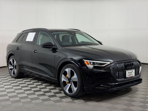 Used 2022 Audi e-tron Premium Plus w/ Premium Plus Package AWD/4WD image 7