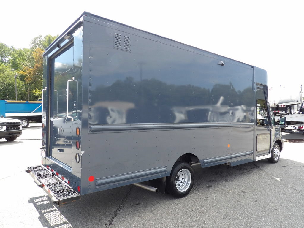 Used 2022 Ford Transit 350 DRW RWD image 8