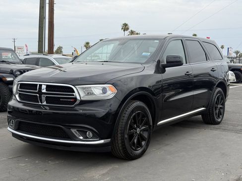 Used 2020 Dodge Durango SXT w/ 3rd Row Seating Group image 2