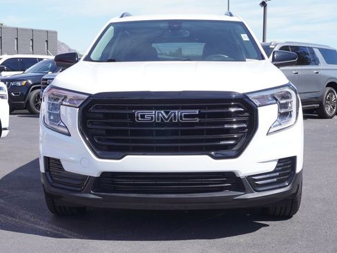 Certified 2022 GMC Terrain SLE w/ Driver Convenience Package image 5