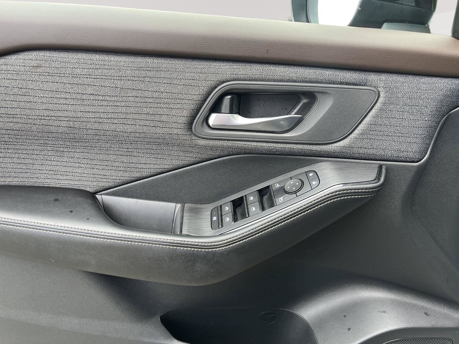 Certified 2023 Nissan Rogue SV AWD/4WD image 20