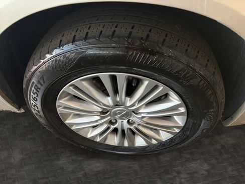 Used 2015 Chrysler Town & Country Touring-L w/ Driver Convenience Group FWD image 40