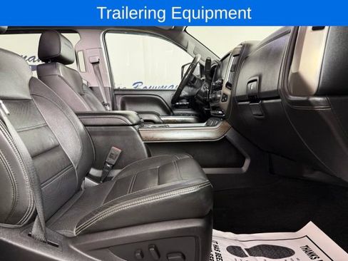 Used 2018 GMC Sierra 2500 Denali w/ Duramax Plus Package AWD/4WD image 18